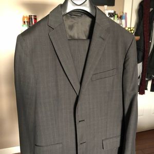 Men’s suit - Italian wool, tailored fit, 40R